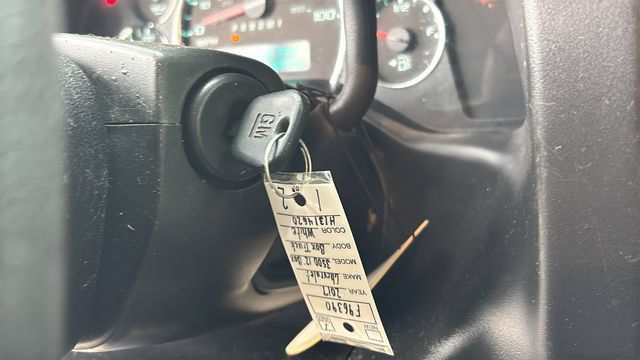 Used 2017 Chevrolet Express 3500 RWD image 11
