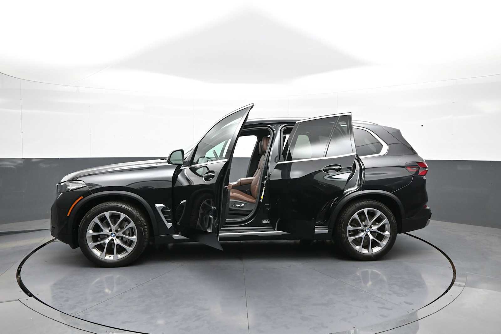 Used 2024 BMW X5 xDrive40i w/ Climate Comfort Package AWD/4WD image 47