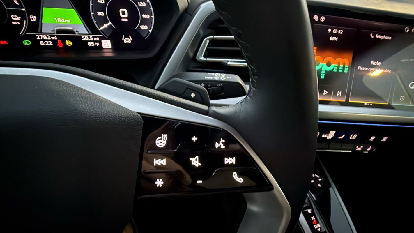 Used 2024 Audi Q4 e-tron Premium Plus w/ Premium Plus image 16