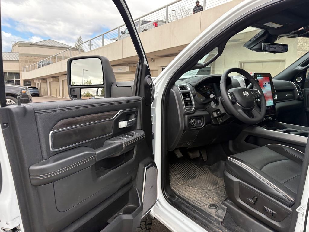 Used 2025 RAM 3500 Laramie image 15