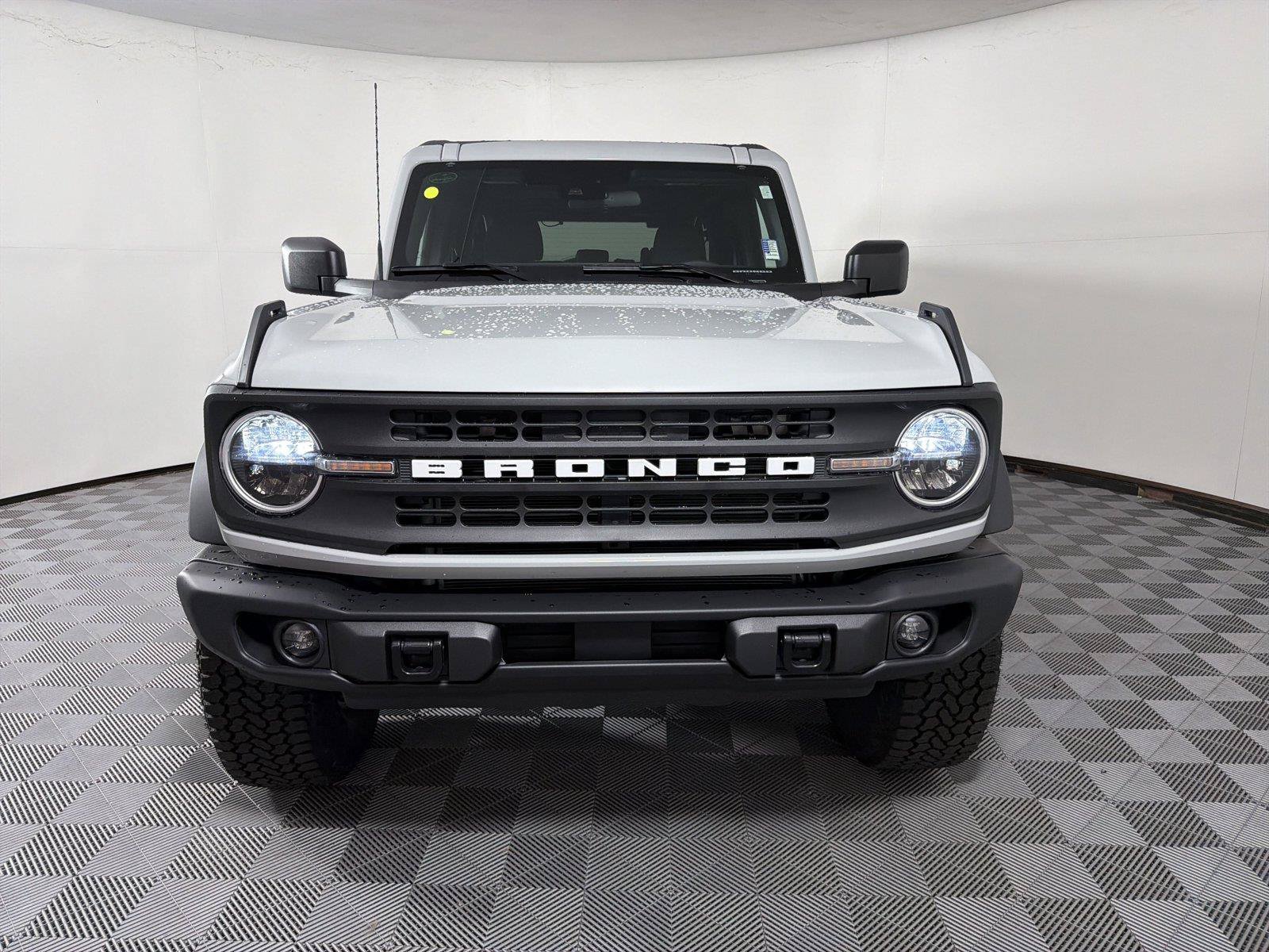 New 2026 Ford Bronco Big Bend w/ Black Diamond Package AWD/4WD image 2