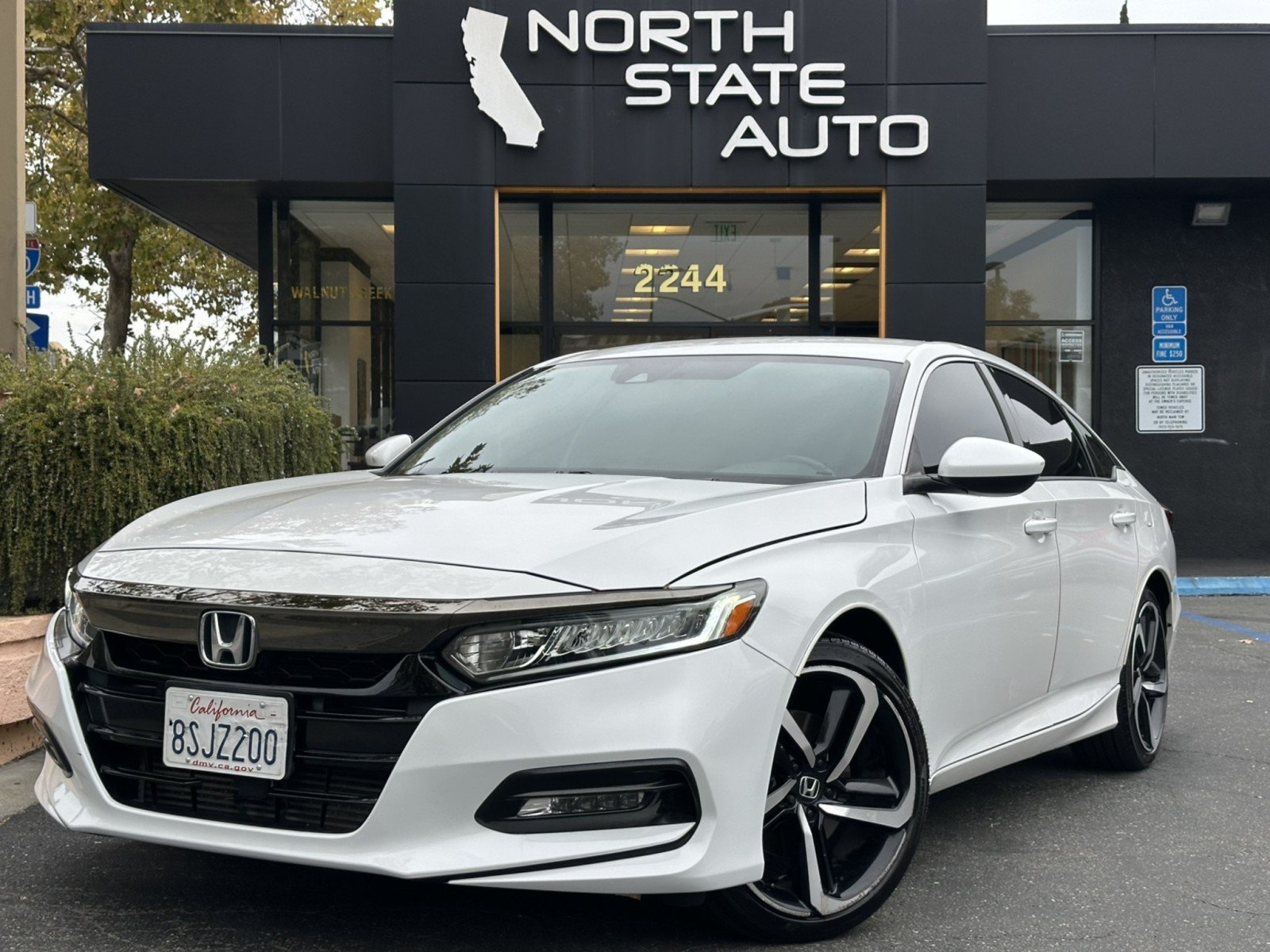 Used 2020 Honda Accord Sport image 2