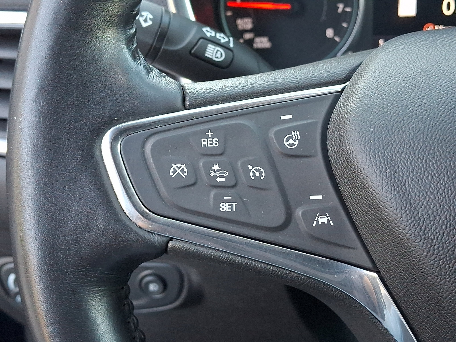 Used 2020 Chevrolet Equinox Premier AWD/4WD image 23