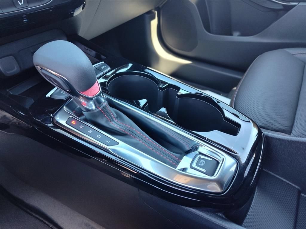 Used 2026 Chevrolet Trax RS w/ Sunroof Package FWD image 16