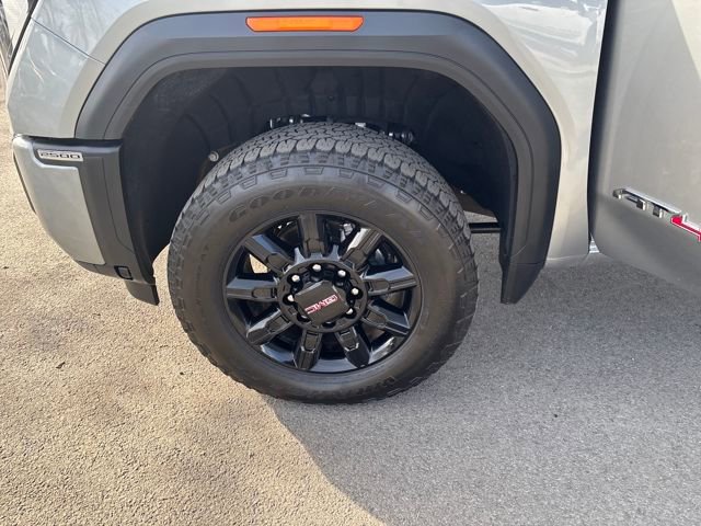 Used 2025 GMC Sierra 2500 AT4 image 30