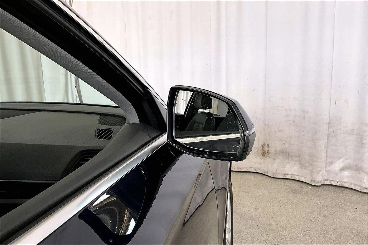 Used 2020 Audi Q5 2.0T Premium w/ Convenience Package AWD/4WD image 11