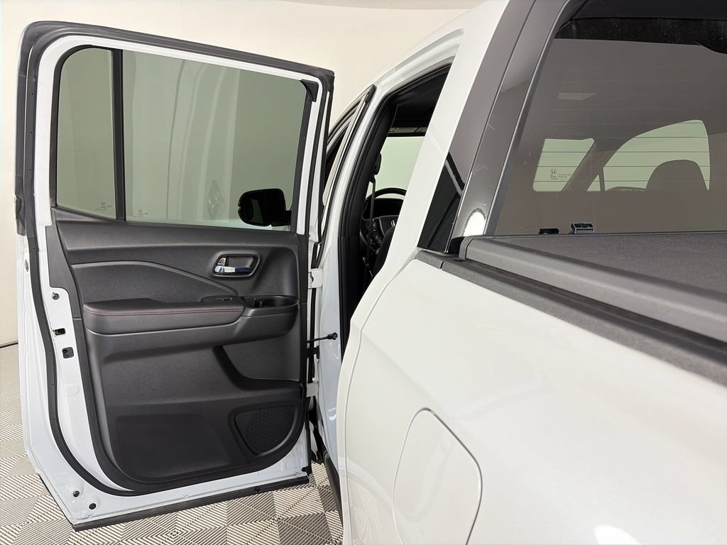 Used 2021 Honda Ridgeline Black Edition image 12