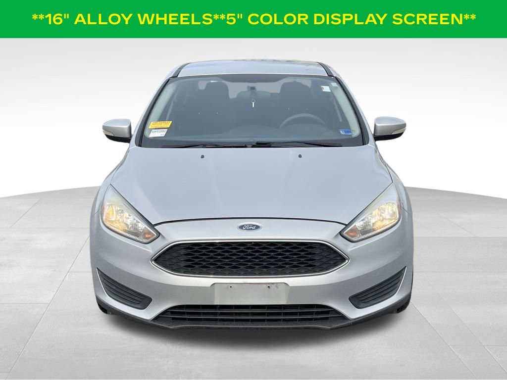 Used 2017 Ford Focus SE image 2