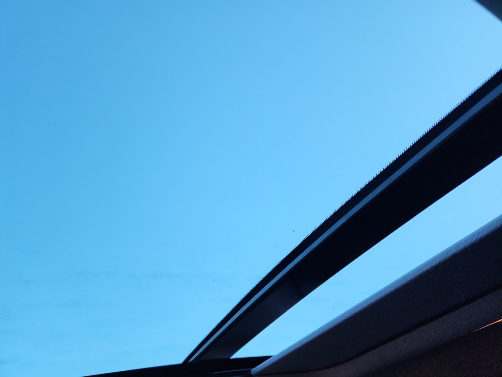 Used 2017 INFINITI QX30 Premium w/ Navigation Package image 34