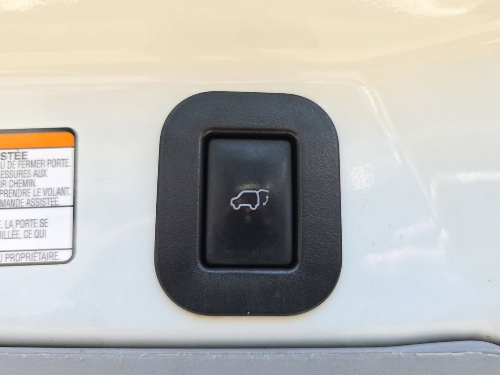 Used 2017 Toyota Sienna SE Premium FWD image 17