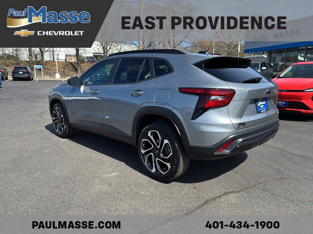 Used 2025 Chevrolet Trax RS w/ Sunroof Package FWD image 5