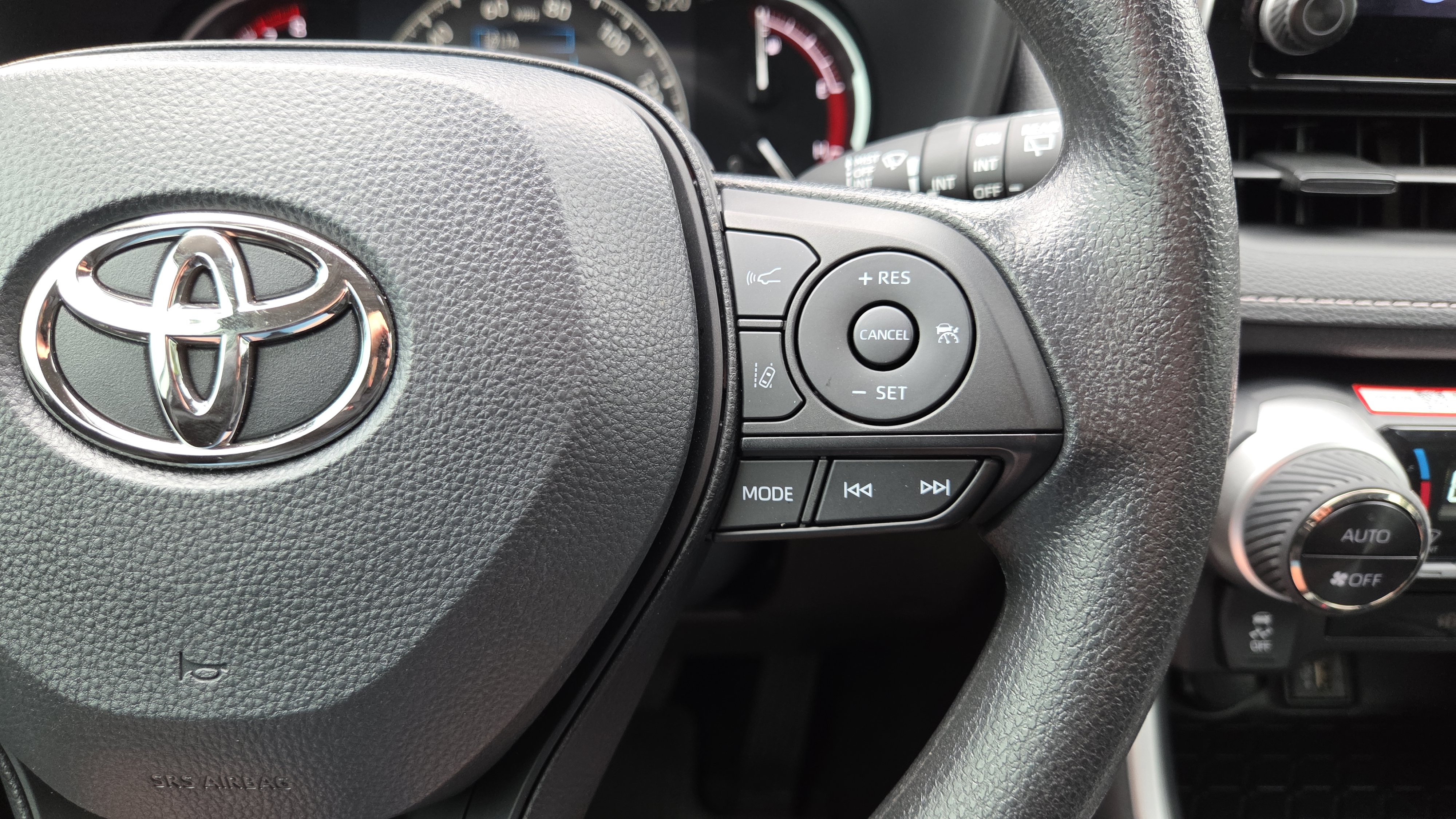 Certified 2025 Toyota RAV4 XLE image 27