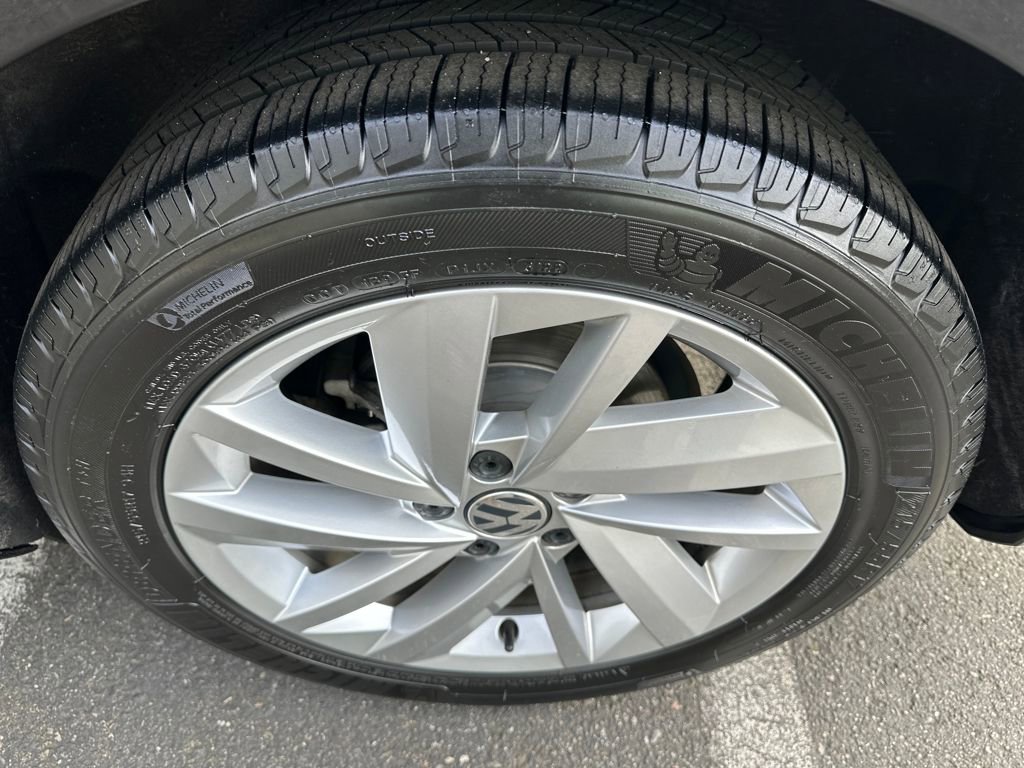 Used 2018 Volkswagen Passat 2.0T SE w/ SE Lighting Package image 27