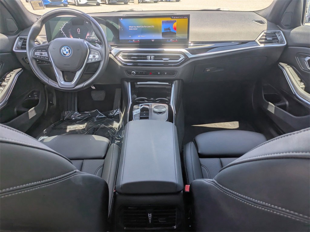 Used 2024 BMW 330e image 17