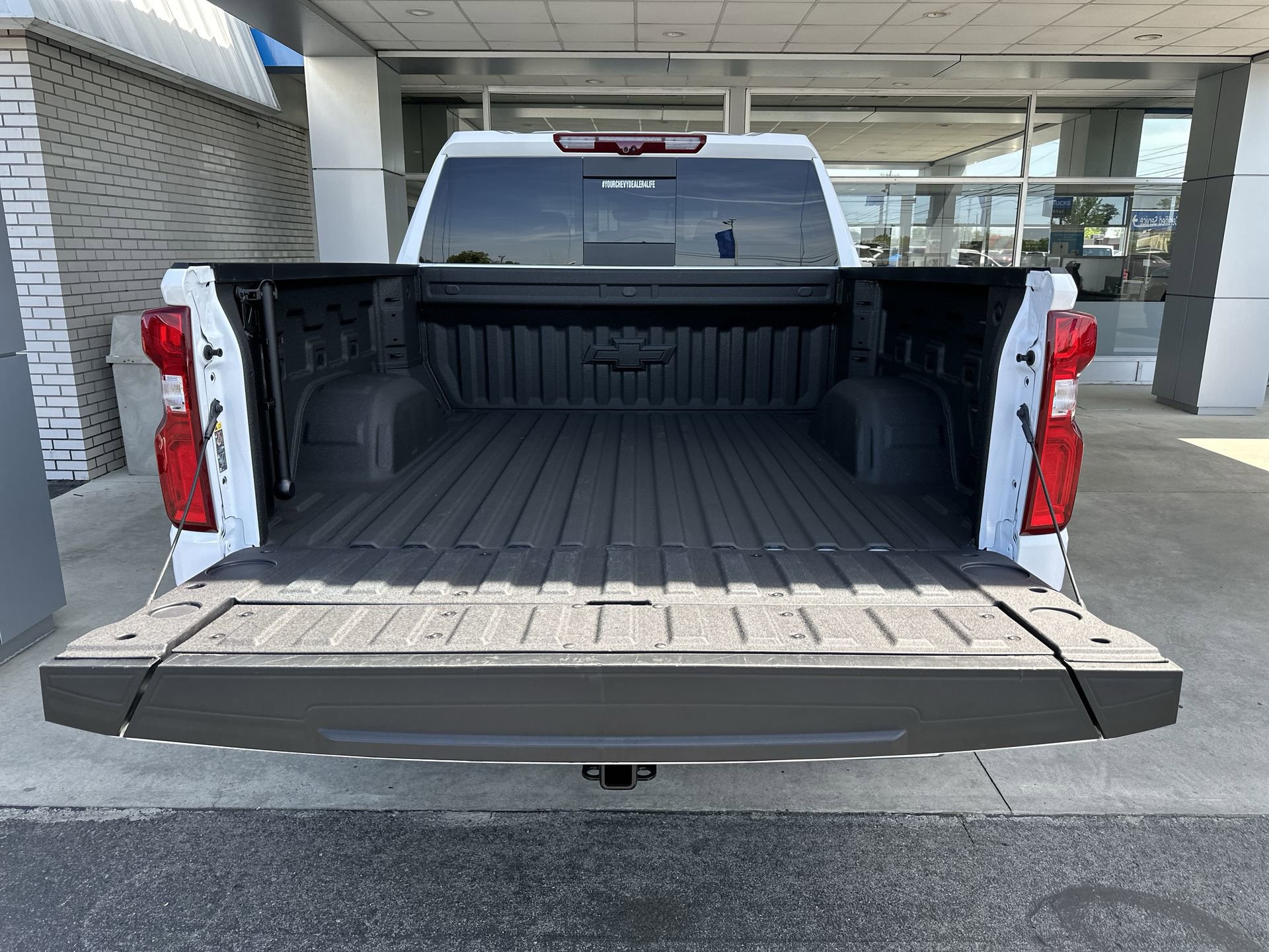 Used 2025 Chevrolet Silverado 1500 LTZ w/ LTZ Premium Package AWD/4WD image 34