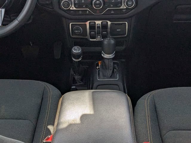 Used 2025 Jeep Wrangler Unlimited Sahara AWD/4WD image 18