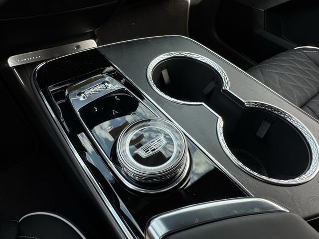 New 2026 Cadillac Lyriq V w/ Exterior Carbon Fiber Package AWD/4WD image 16