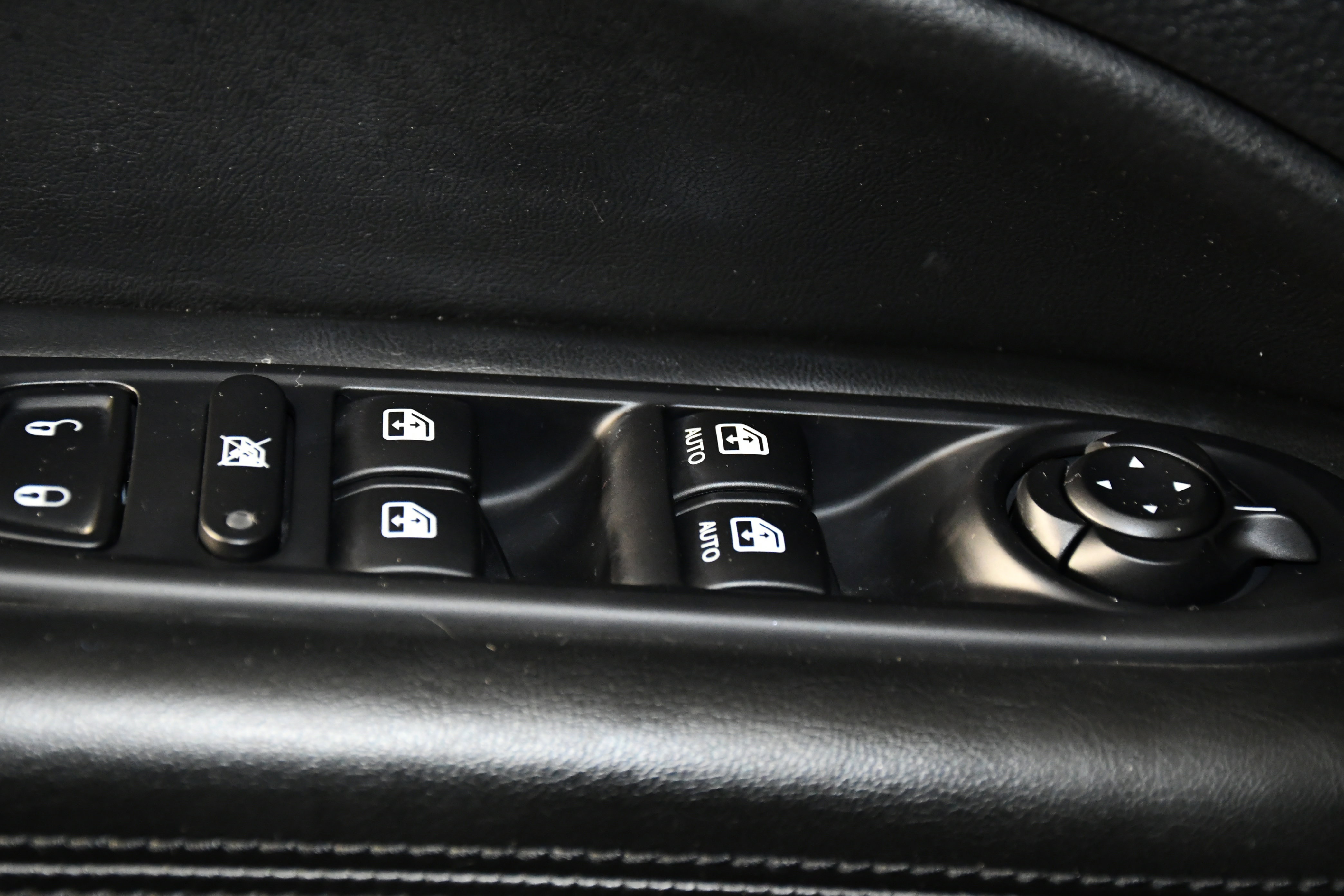 Used 2020 Jeep Compass Altitude image 34