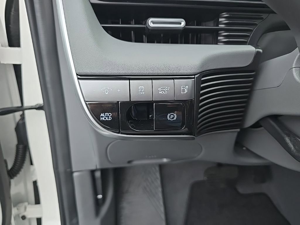 Certified 2025 Hyundai Ioniq 5 SEL image 21
