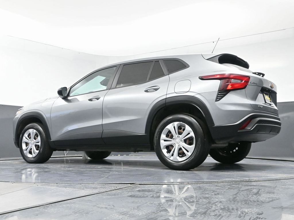 Used 2024 Chevrolet Trax LS w/ Driver Confidence Package image 48