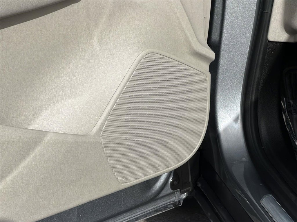 Certified 2023 Cadillac XT4 Premium Luxury image 20