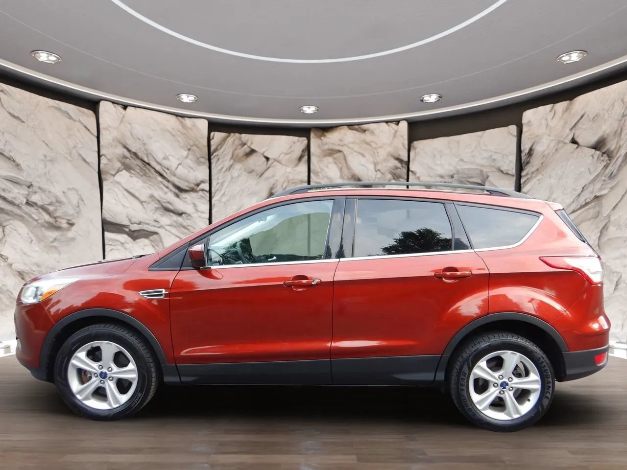 Used 2016 Ford Escape SE w/ Equipment Group 201A AWD/4WD image 9