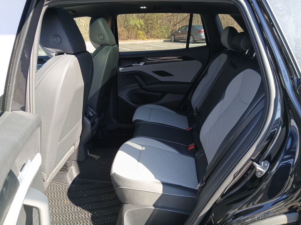 New 2026 Volkswagen Tiguan SE R-Line image 24