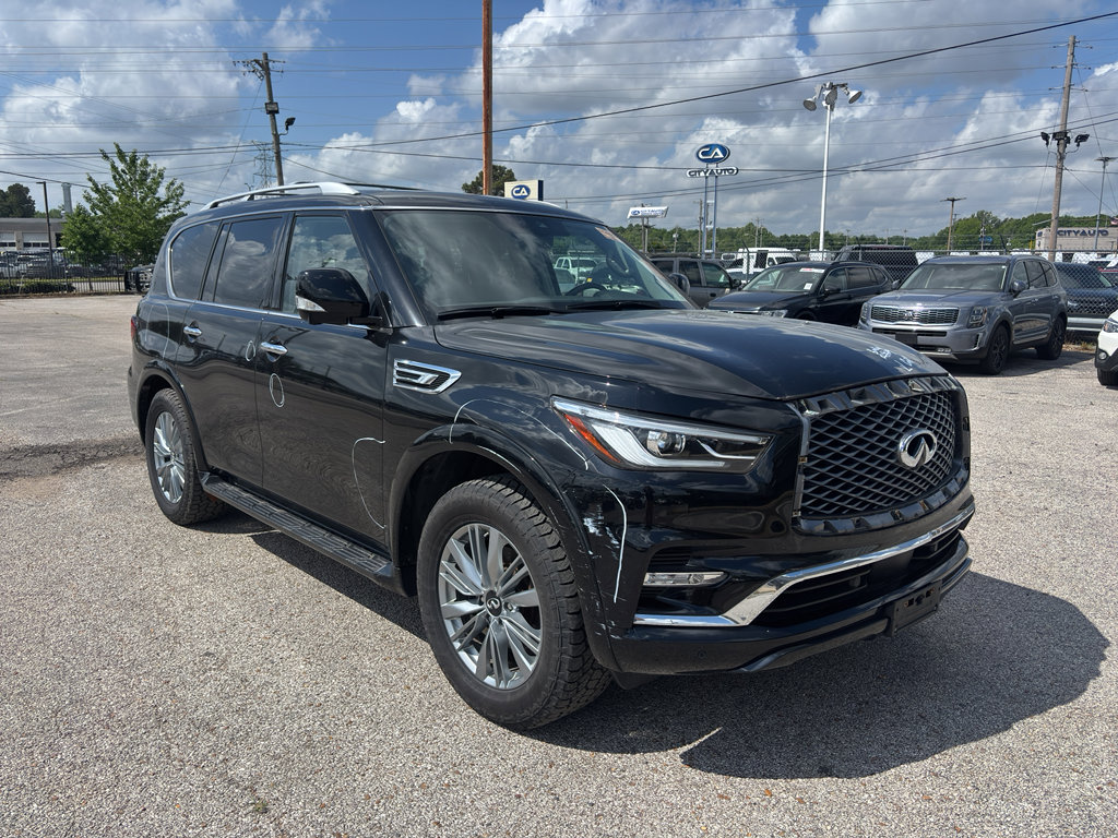Used 2021 INFINITI QX80 Luxe w/ All-Season Package AWD/4WD image 2