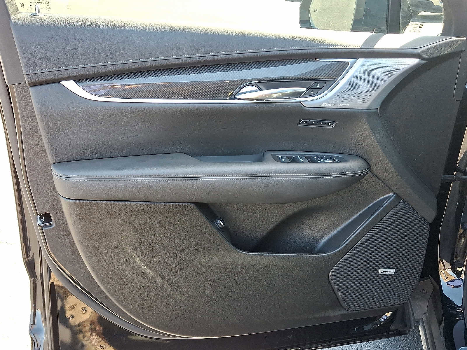 Used 2024 Cadillac XT6 Sport w/ Technology Package image 12