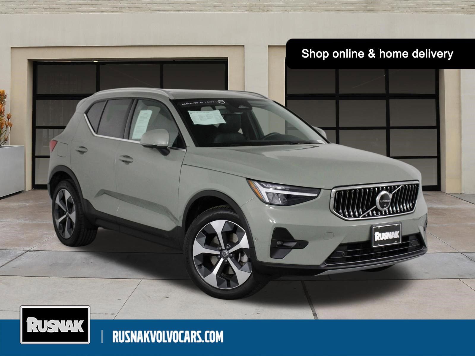 Certified 2025 Volvo XC40 B5 Plus image 1
