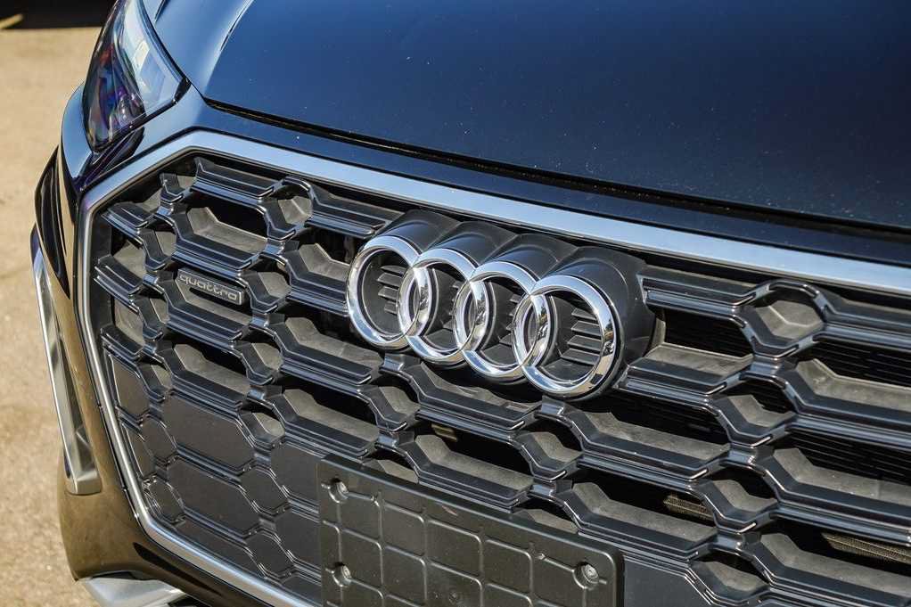 Used 2023 Audi Q5 e Premium w/ Convenience Package AWD/4WD image 9