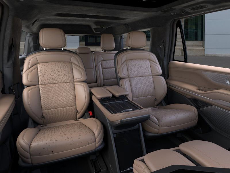 New 2026 Lincoln Navigator L Black Label AWD/4WD image 11