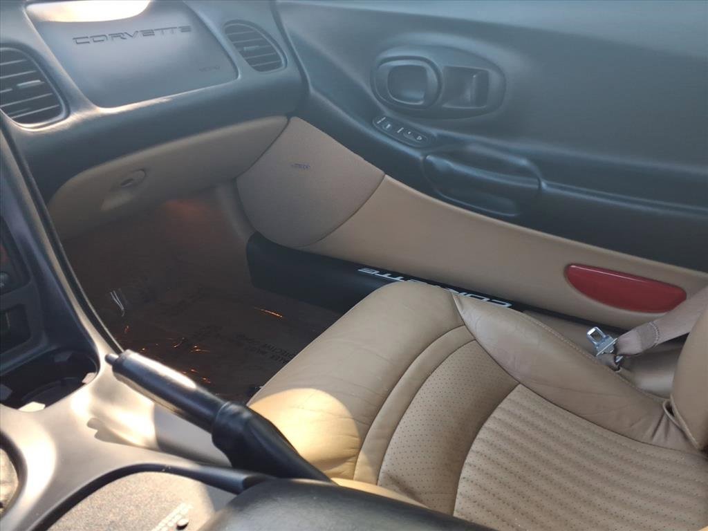 Used 2001 Chevrolet Corvette Coupe w/ Preferred Equipment Group1 image 23