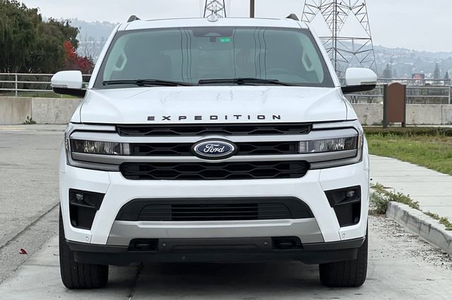 Used 2022 Ford Expedition XLT w/ Equipment Group 202A image 9