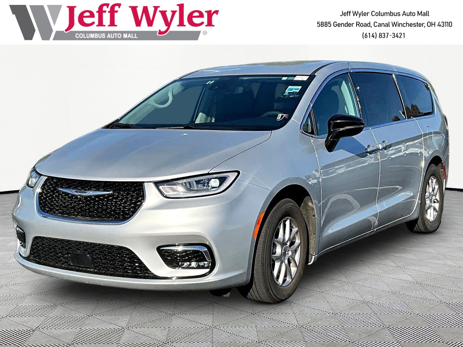 Used 2024 Chrysler Pacifica Touring-L