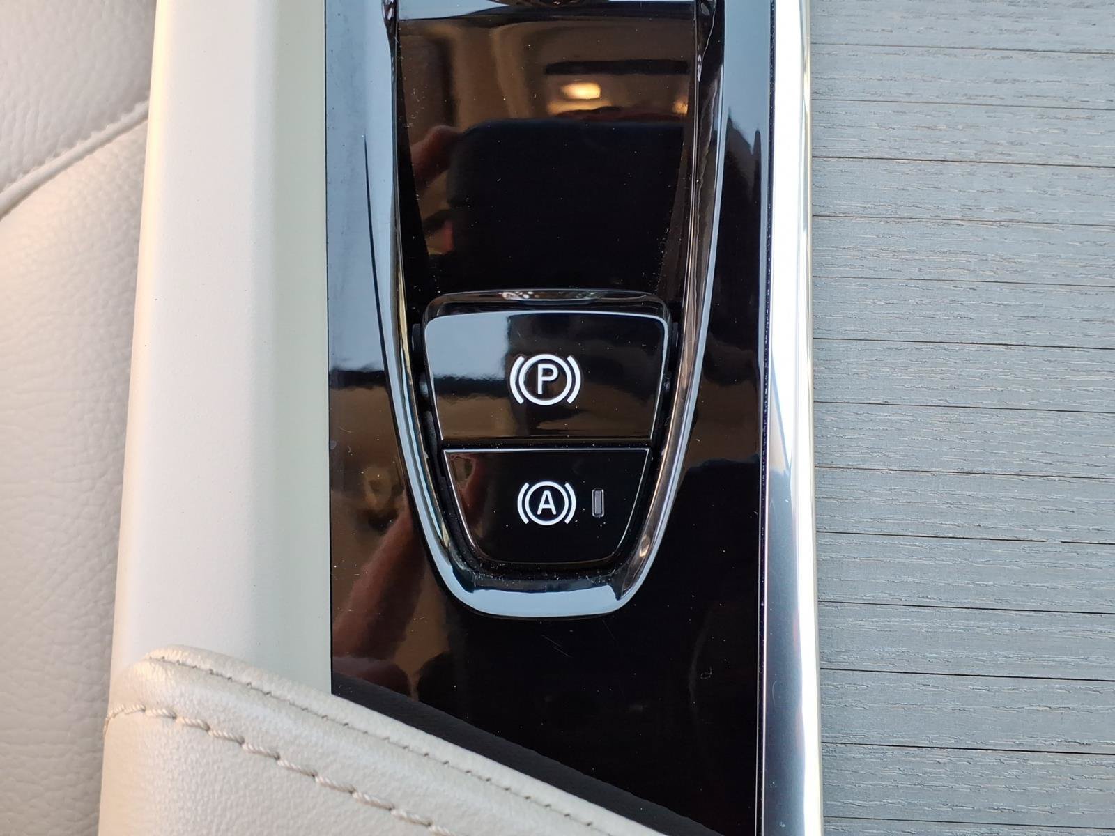 Certified 2024 Volvo XC60 T8 Plus w/ Protection Package Premier AWD/4WD image 14