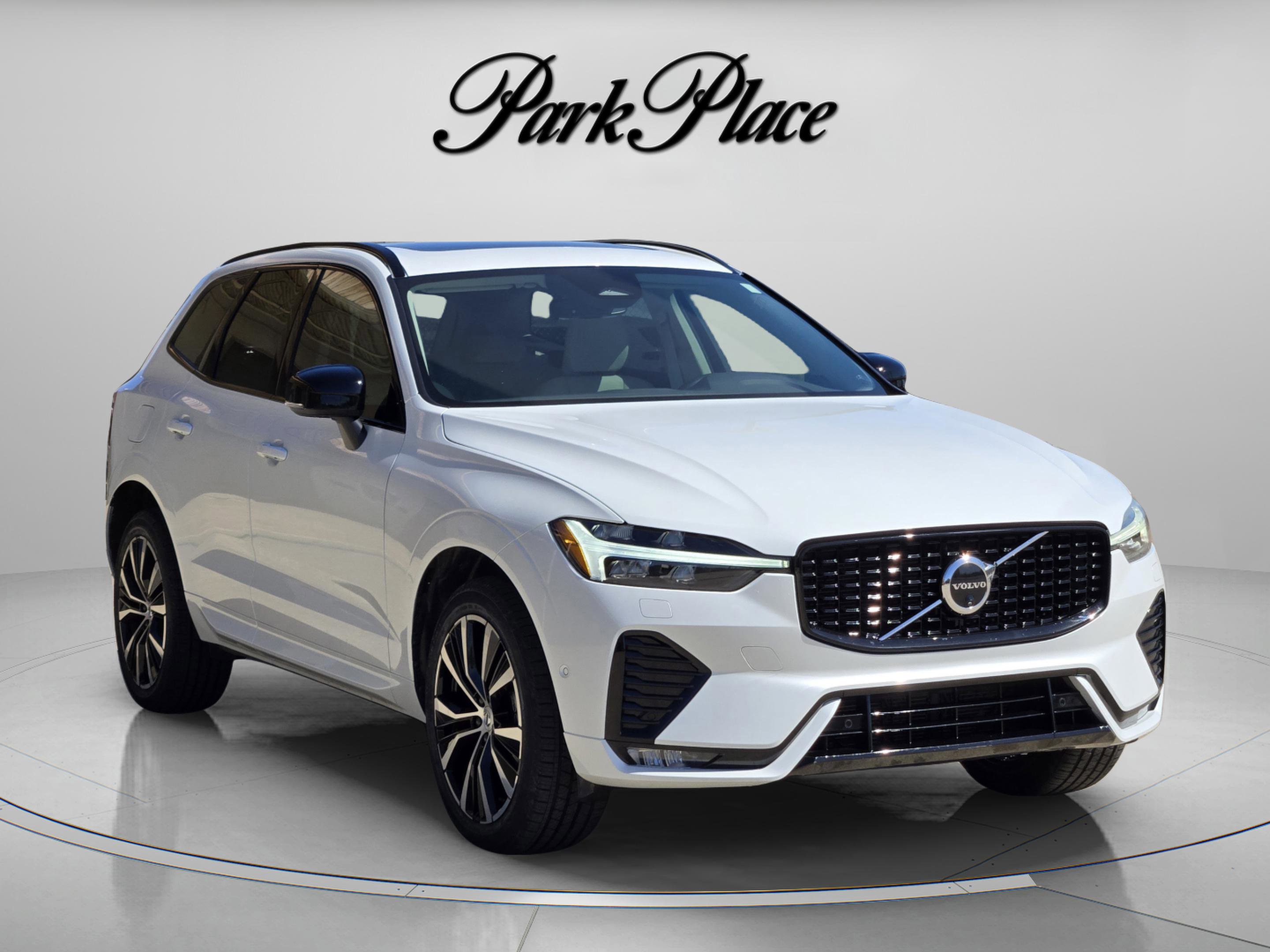 Used 2024 Volvo XC60 B5 Plus w/ Protection Package Premier image 8