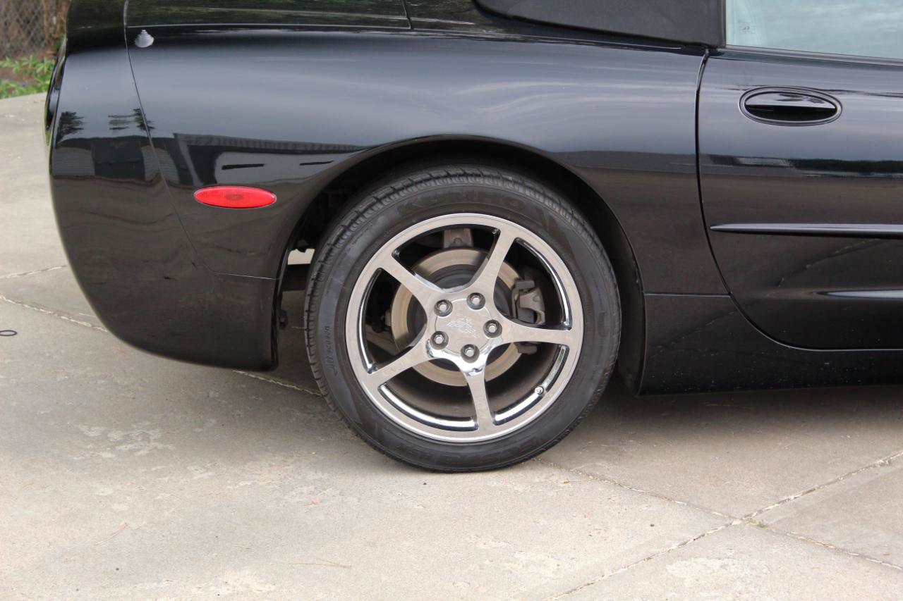 Used 2002 Chevrolet Corvette Convertible w/ Preferred Equipment Group2 RWD image 8