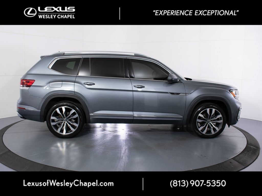 Used 2023 Volkswagen Atlas SEL Premium AWD/4WD image 2