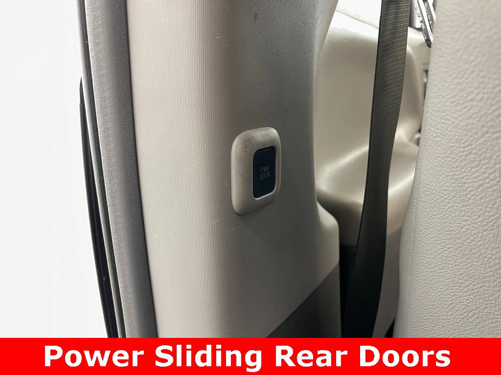 Used 2019 Toyota Sienna XLE image 12