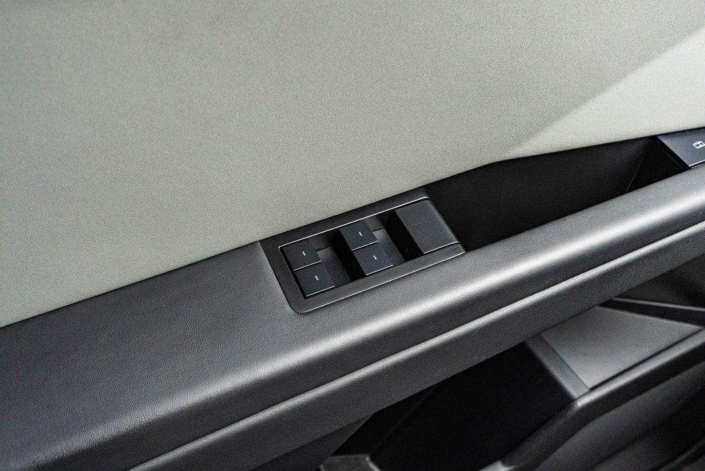 Used 2024 Tesla Cybertruck AWD Crew Cab image 15