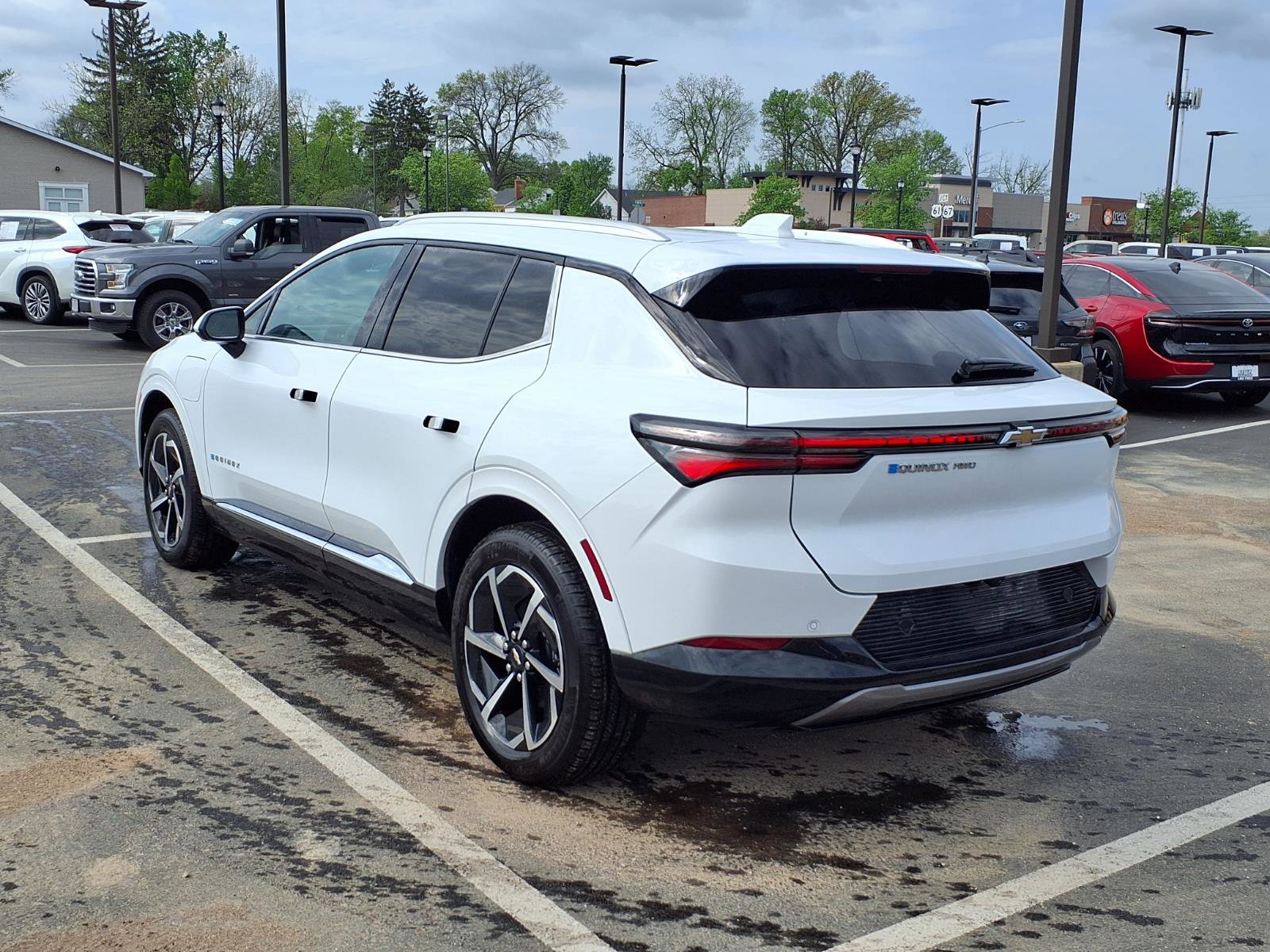 Used 2024 Chevrolet Equinox EV LT image 28