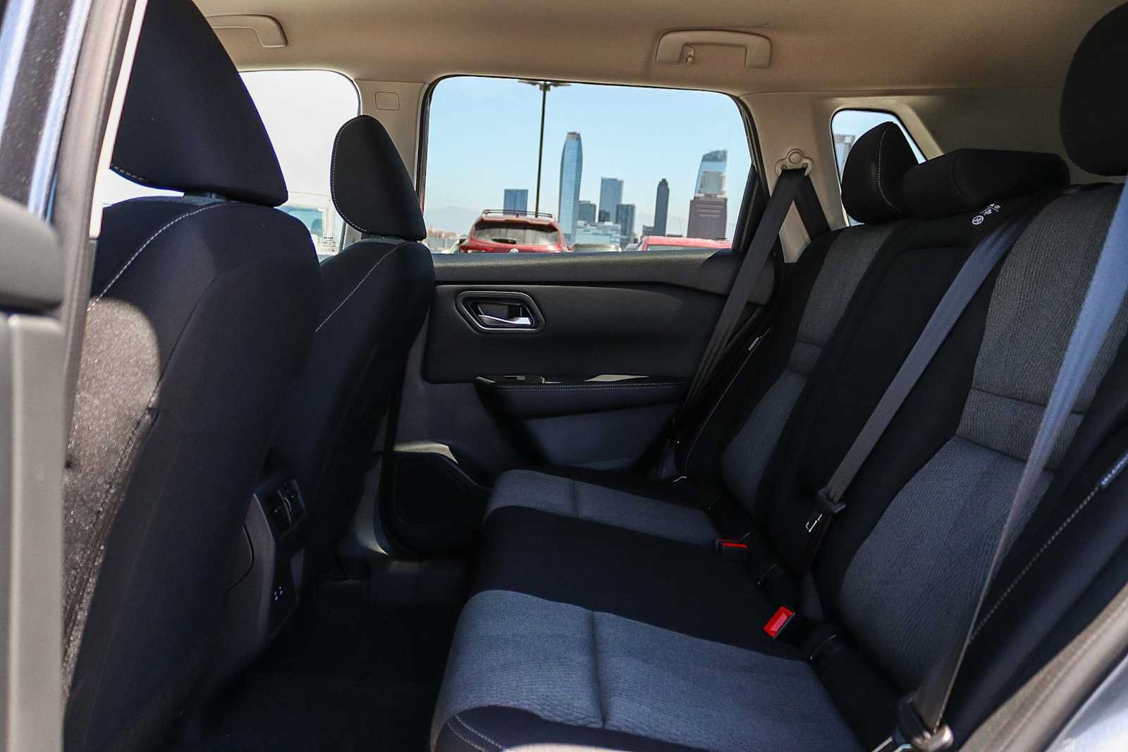 Used 2026 Nissan Rogue SV FWD image 18