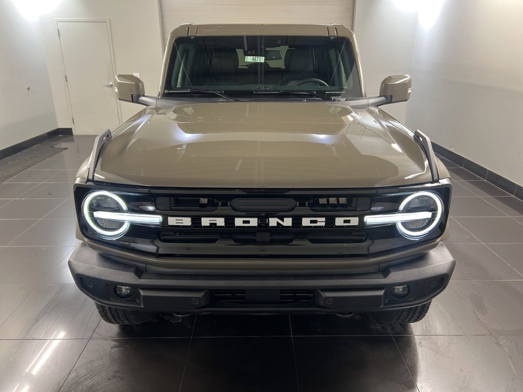 New 2025 Ford Bronco Outer Banks image 2