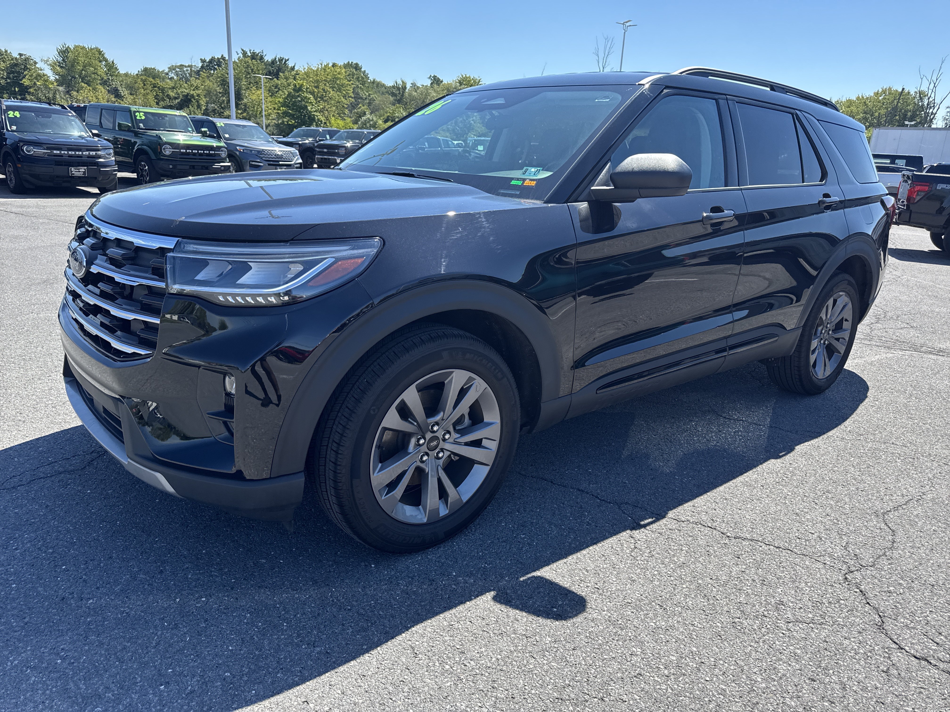Used 2026 Ford Explorer Active w/ Active Comfort Package AWD/4WD image 8