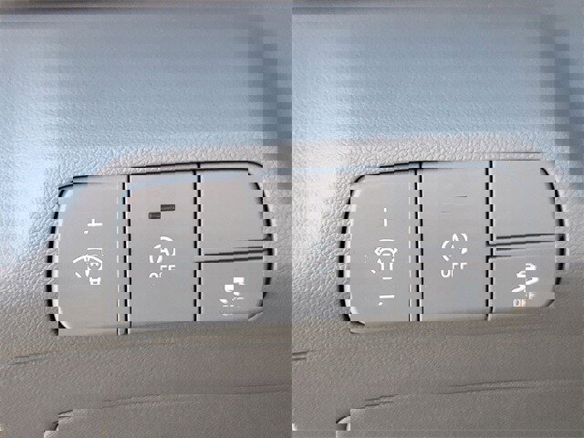 Used 2024 Hyundai Elantra SE image 9