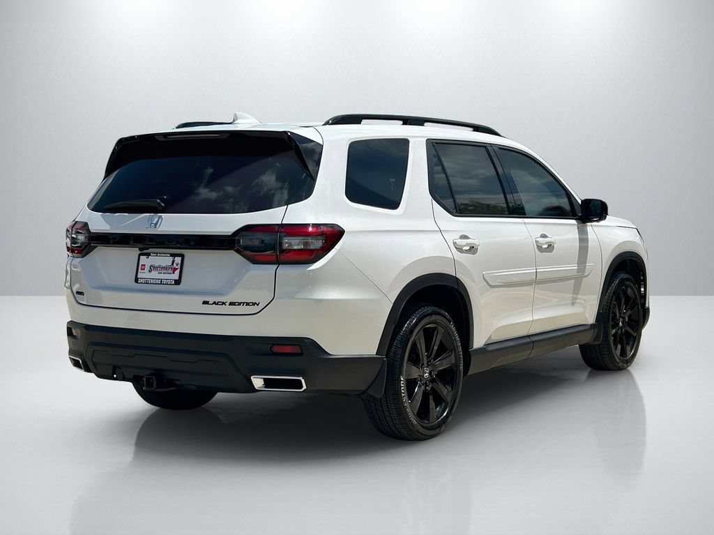 Used 2025 Honda Pilot Black Edition image 5