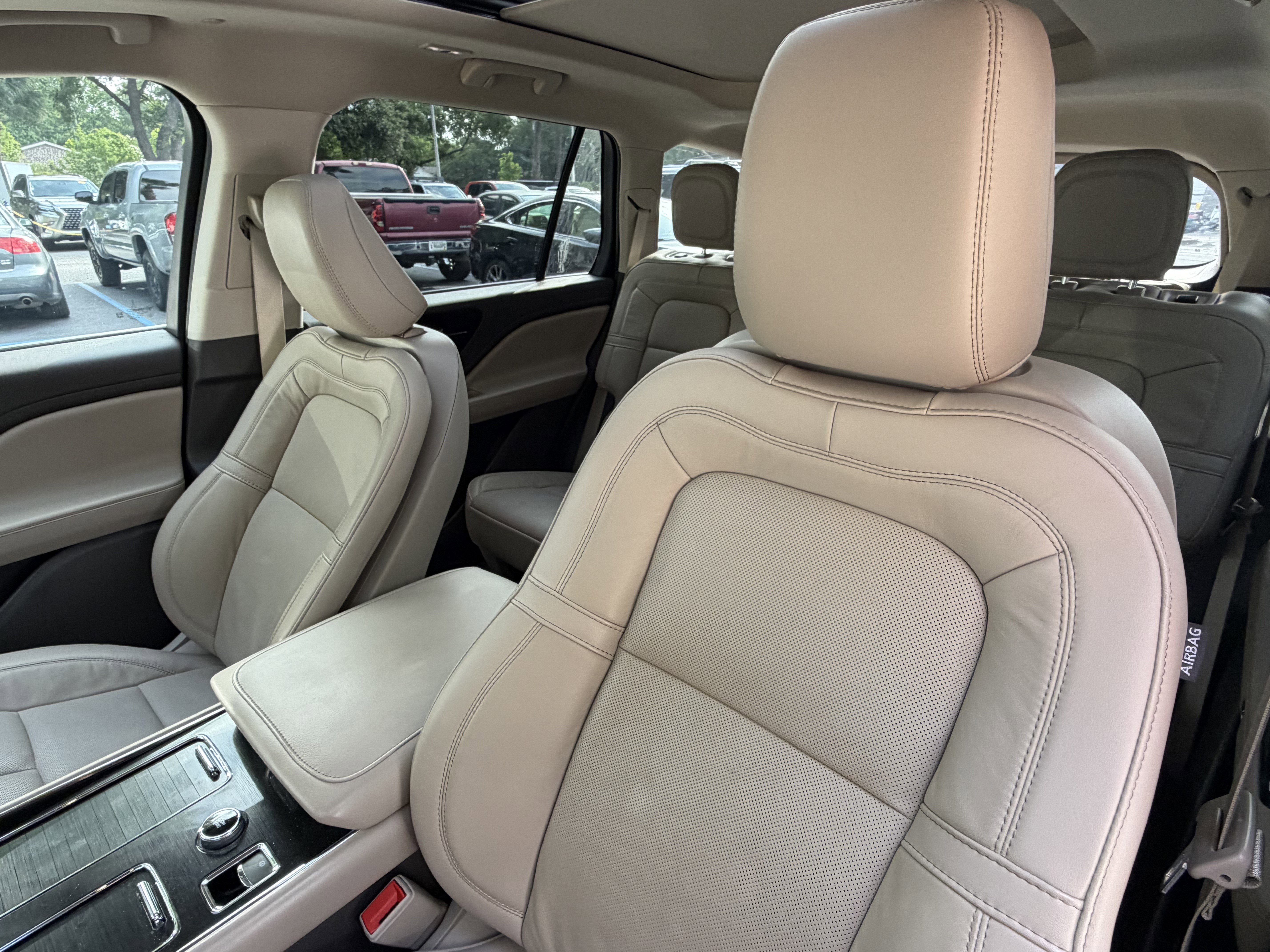 Used 2023 Lincoln Aviator Reserve w/ Equipment Group 201A AWD/4WD image 18
