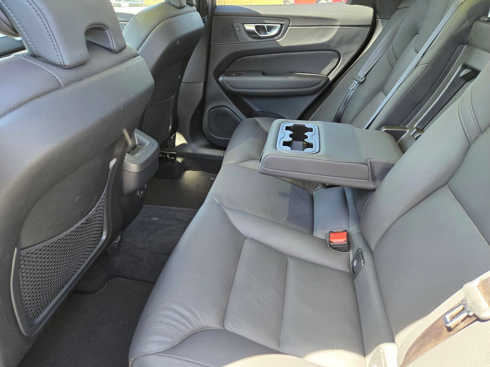 Certified 2025 Volvo XC60 B5 Plus AWD/4WD image 20