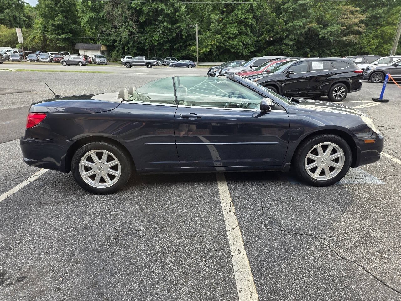 Used 2008 Chrysler Sebring Touring w/ Special Touring Group FWD image 7
